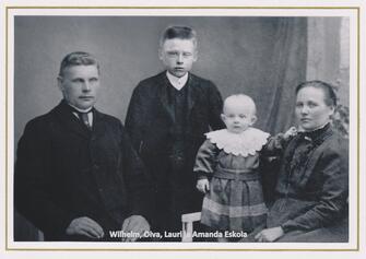 Amanda ja Wilhelm Eskola perheineen 1911