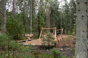 Laihasmäenpuistoon lasten luontoleikkipaikka